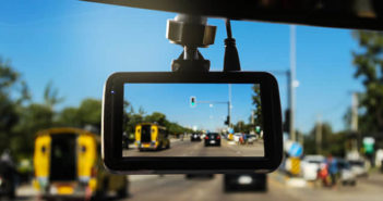 Transformer son mobile en caméra embarquée pour auto Filmer la route avec la caméra de votre smartphone