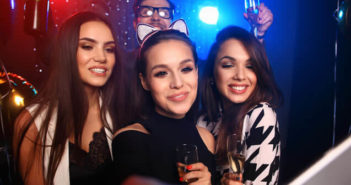 Faire un selfie réussi la nuit ou en faible luminosité Prendre de jolies selfies la nuit ou en condition de faible luminosité
