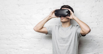 Comment utiliser un casque de réalité virtuelle avec un iPhone Casque de réalité virtuelles pour l’iPhone d’Apple