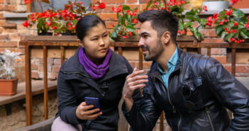 Traduire une conversation en temps réel avec son smartphone Utiliser Google Traduction pour traduire en direct une conversation
