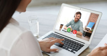 Flouter l’arrière-plan pendant un appel vidéo sur Skype Flouter le décor de fond lors d’une conversation sur Skype