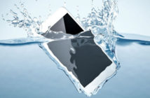 5 astuces pour sauver un smartphone tombé dans l’eau