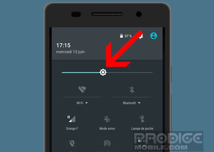Régler la luminosité de l’écran à l’aide du curseur du mobile Android