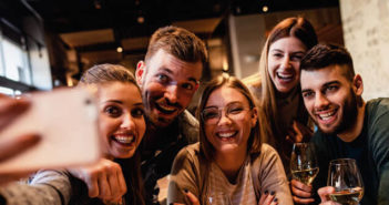 Prendre un selfie en mode mains-libres sans appuyer sur l’obturateur de l’appareil