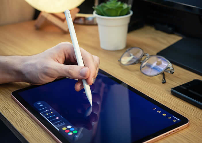 Dévisser la pointe du stylet de l’iPad