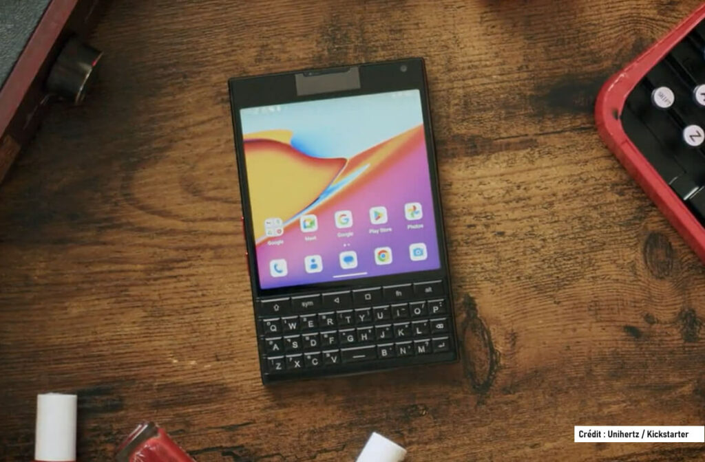 Smartphone Unihertz Titan 2 avec clavier physique rétroéclairé inspiré du BlackBerry