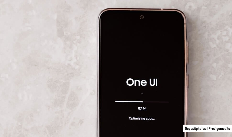 Smartphone exécutant une mise à jour Android One UI