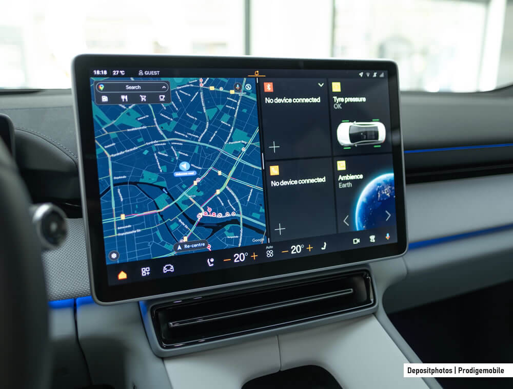 Affichage de Google Maps sur Android Auto avec navigation activée par commande vocale