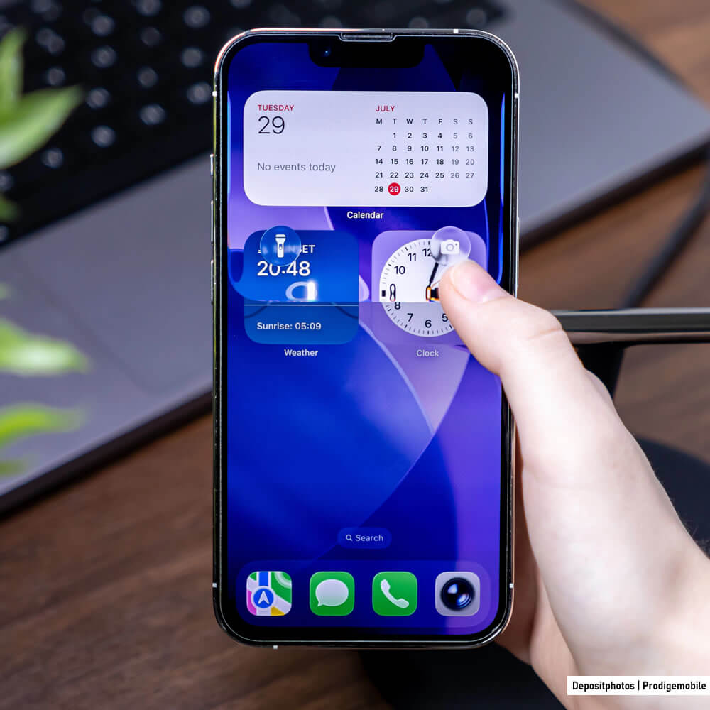 Nouvelle interface Liquid Glass introduite avec iOS 26 sur iPhone