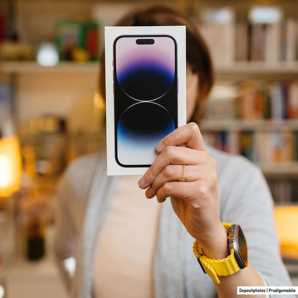 Boîte originale d’un iPhone avec son emballage Apple