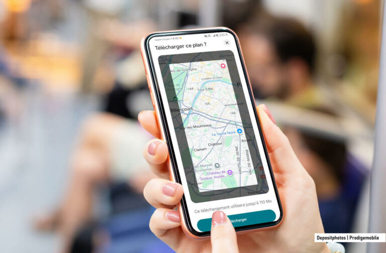 Comment utiliser Google Maps sans connexion internet Smartphone affichant une carte Google Maps hors ligne avant un voyage